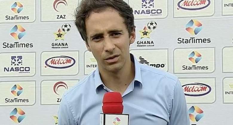 Coach Guillermo Zaragoza