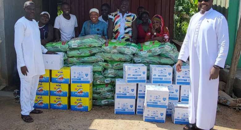 Dr. Minta Nyarku support Muslims with assorted items