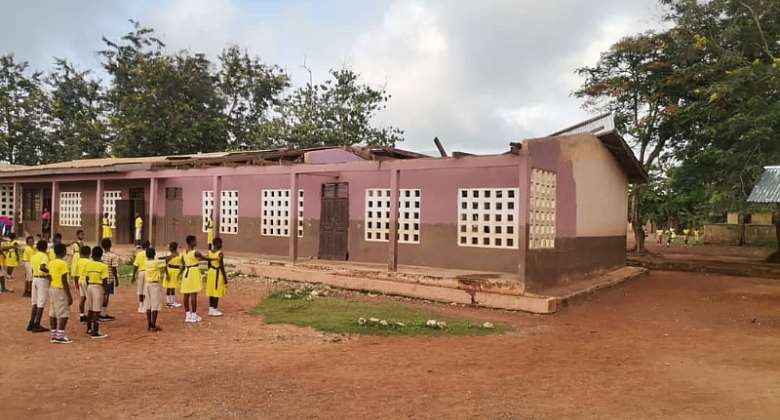 AR: Fufuo Methodist primary school pupils forced to study in church building