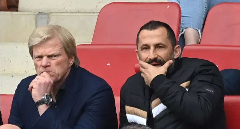 Oliver Kahn l. and Hasan Salihamidzic c. have been relieved of their duties at Bayern Munich. -  IMAGOFrank Hoermann  SVEN SIMONIMAGOSven Simon