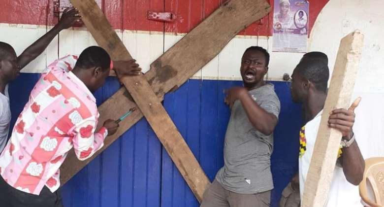 Angry NPP Youth Besiege Mankranso; Lock DCE's Office