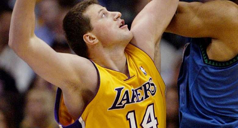 NBA: Former Lakers star Medvedko auctions rings to help Ukraine