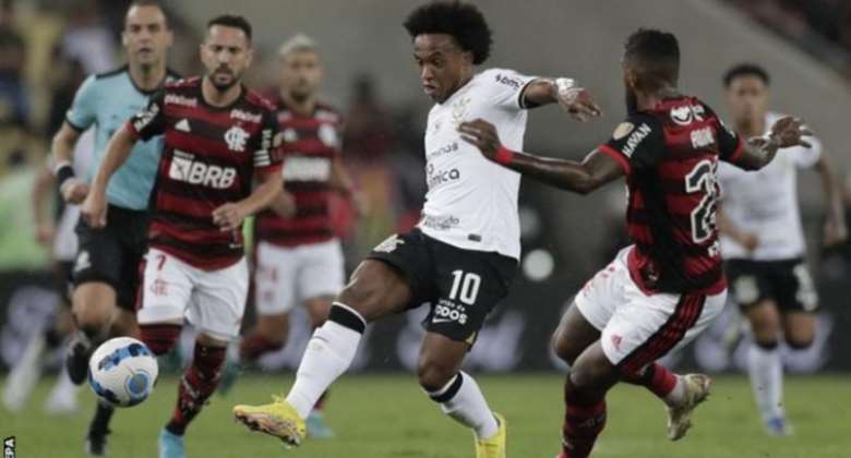 Willian played for Corinthians as they were knocked out of the Copa Libertadores quarter-finals by Flamengo