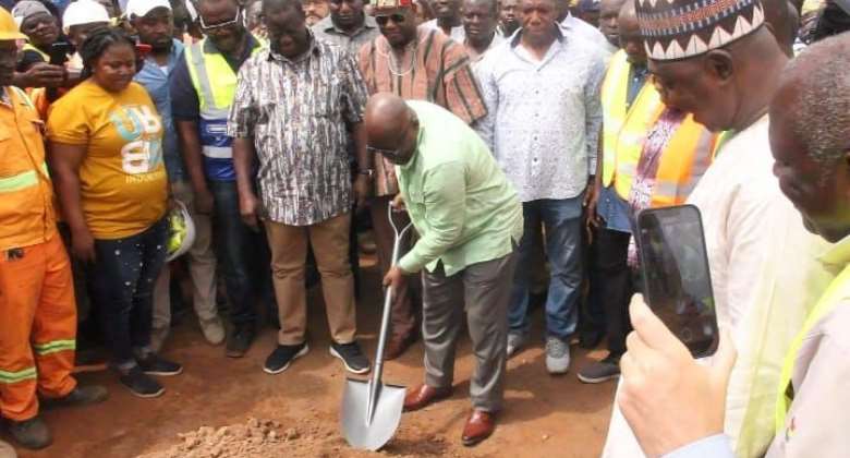President Akufo-Addo cuts sod for the Yendi town dualisation road project