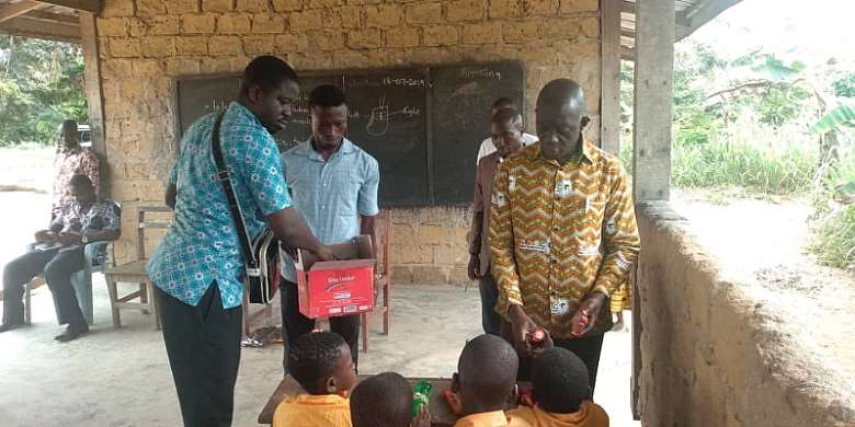 Aowin MCE Marks 'My First At School' With Distribution Of Uniforms