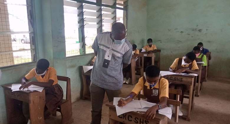 Pass Your BECE And Enjoy Free SHS---Obuasi East DCE To Candidates
