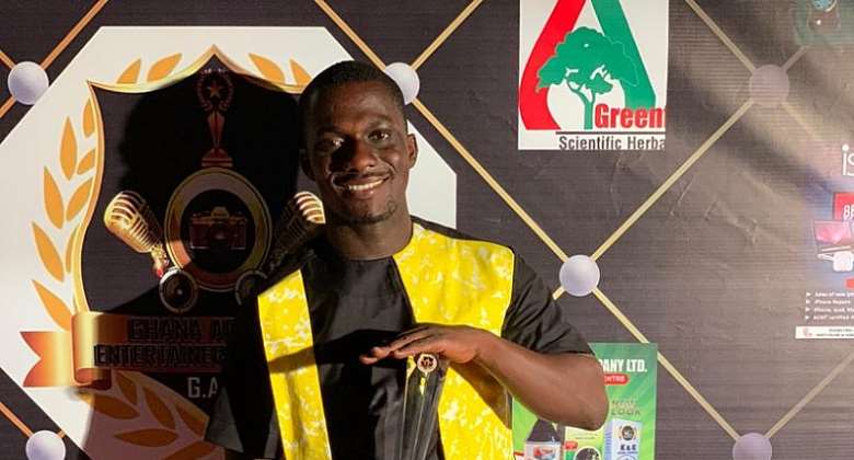 ZionFelix Wins Best Blogger Of The Year At Ghana Actors  Entertainers Awards
