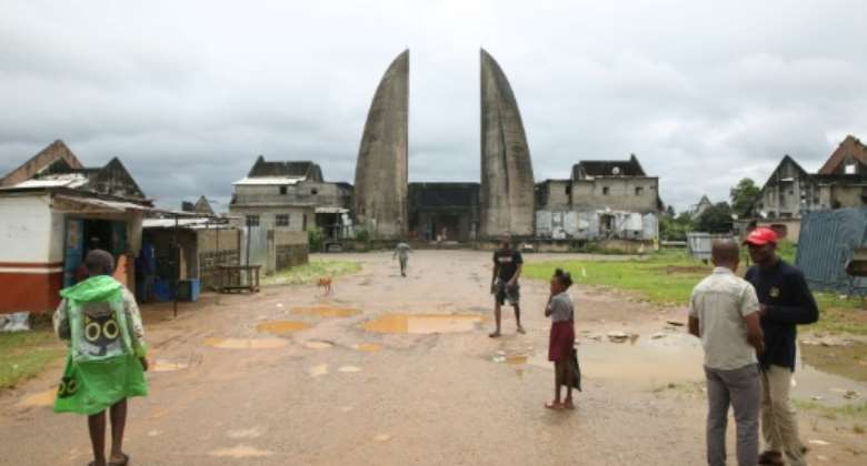 In Gabon's capital, hundreds of families have set up shanties on the site of a grandiose failure.  By - (AFP)