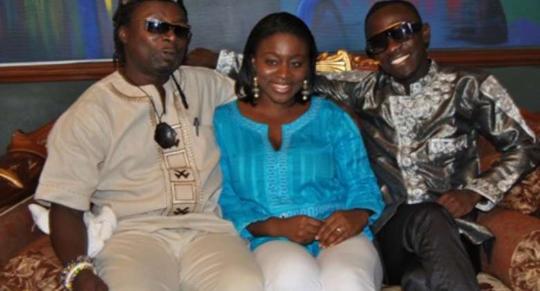 Jackie Ankrah Annan flanked by Amanzeba Nat Brew on the her right and Okyeame Kwame on her left