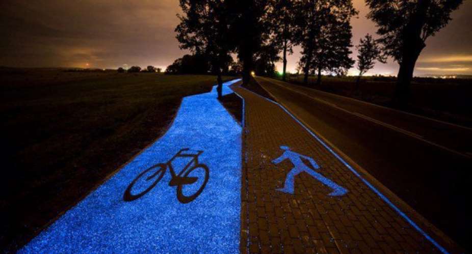 Polish city unveils beautiful glow-in-the-dark bicycle path