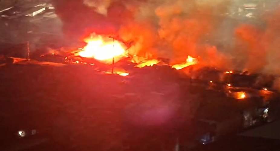 Fire guts Kumasi Central Market near Aboabo Station