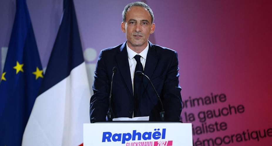 Candidate in the Socialist (PS) and centre-left Place Publique (PP) parties primary Raphael Glucksmann delivers a speech at the primary ahead of Frances 2027 presidential election. -  AFP, Romain Perrocheau