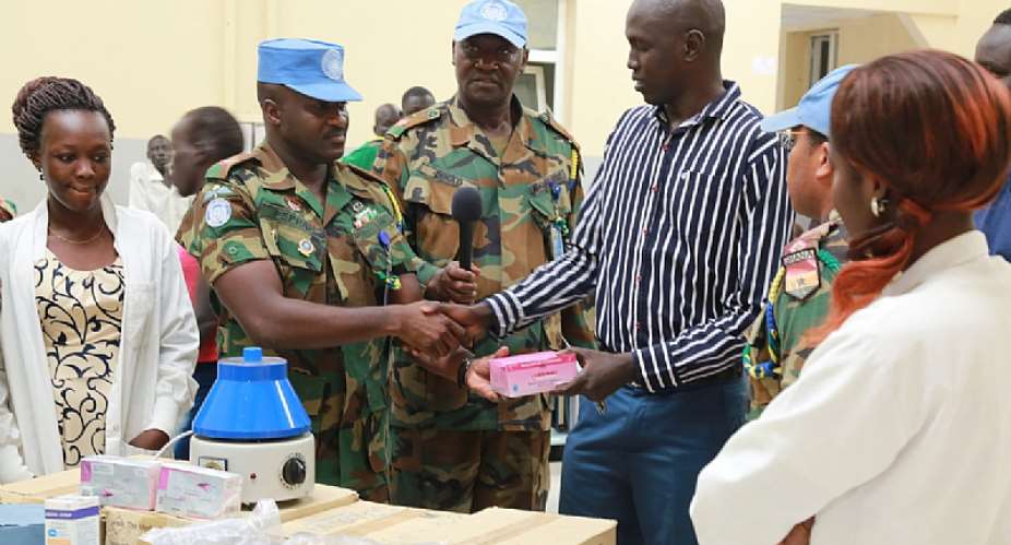 Ghanaian peacekeepers donate medical supplies to Bentiu hospital