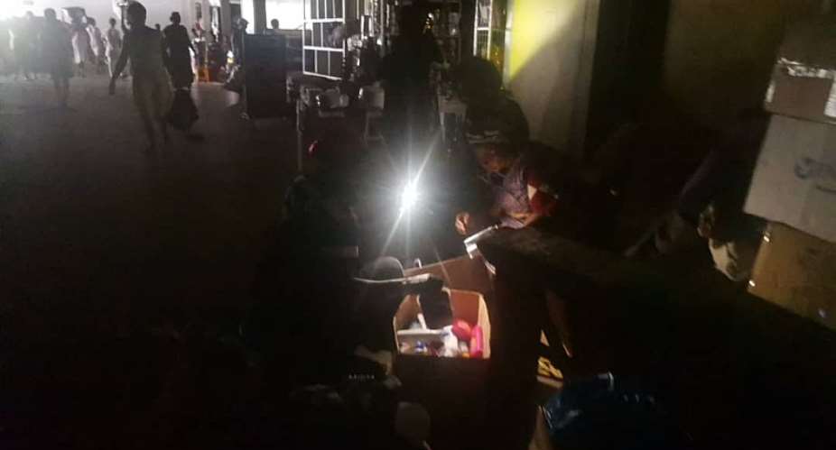 Kumasi: ECG cuts power supply to New Kejetia Market over debt as traders use phone torchlight