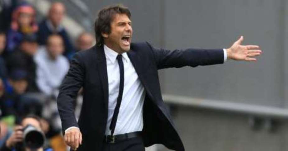 Premier League: Confident Chelsea boss Antonio Conte laughs off sack talk