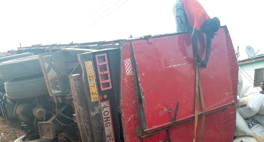 The Plight Of Brafoyaw Residents As Cargo Truck Falls To Ground