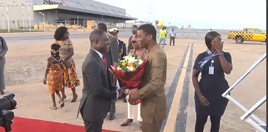 Grenada’s Prime Minister Dickon Mitchell arrives in Ghana for bilateral talks with Mahama