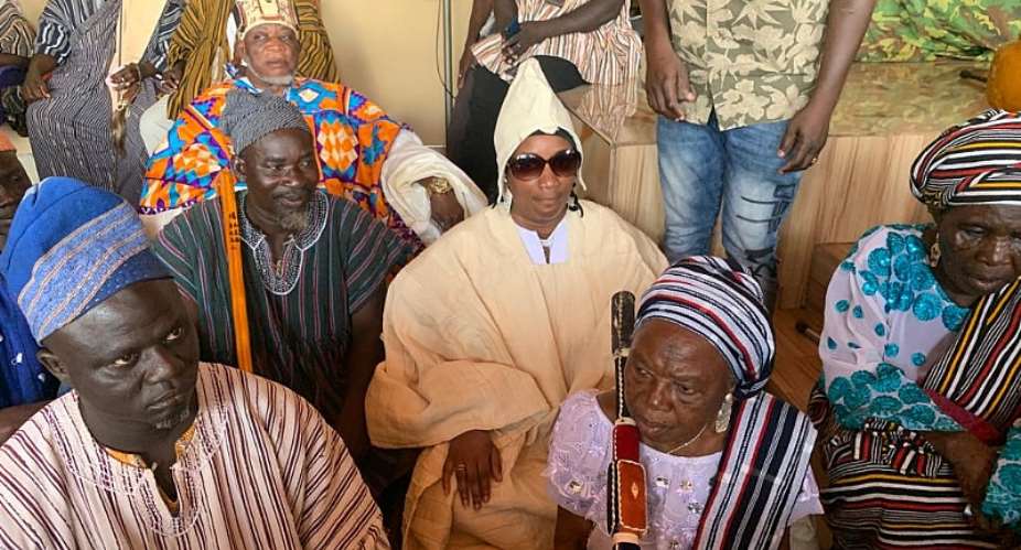 The new Zosimil-Naa in white smock with elders and some dignitaries