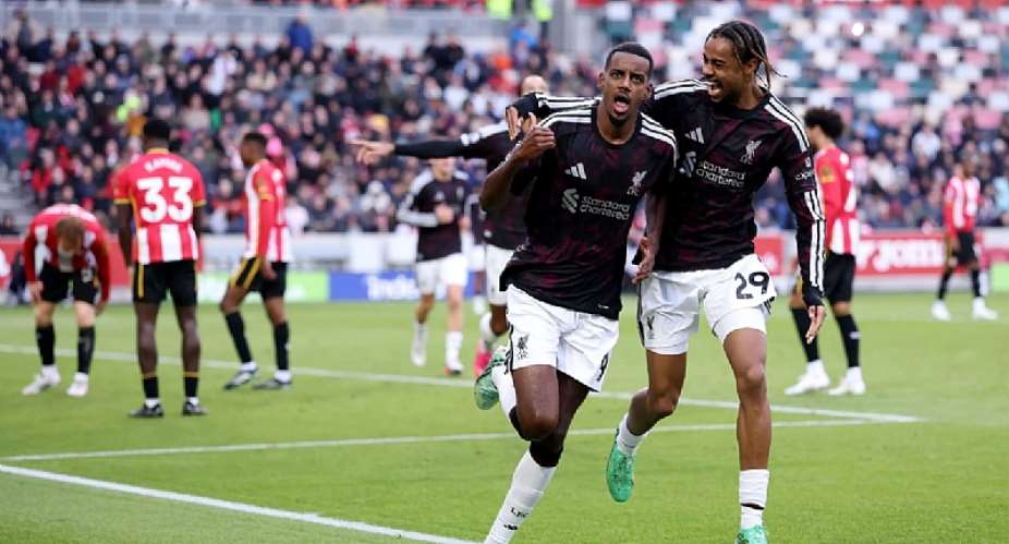 Getty ImagesImage caption: Alexander Isak and Bradley Barcola are showing early signs of forming a good partnership for Liverpool