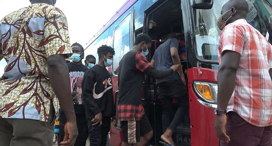 Immigration Service repatriates 27 Nigerian fraud boys after entering Ghana illegally