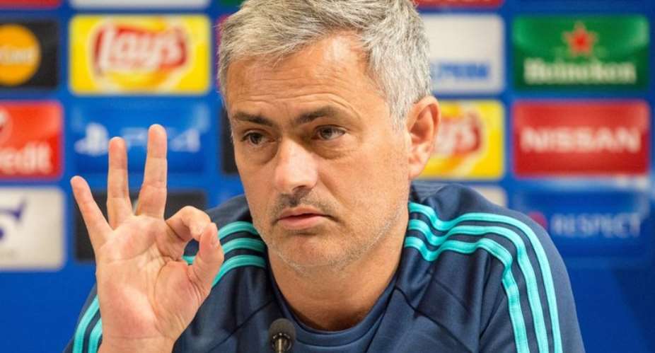 Mourinho to field strong Man Utd team in difficult week