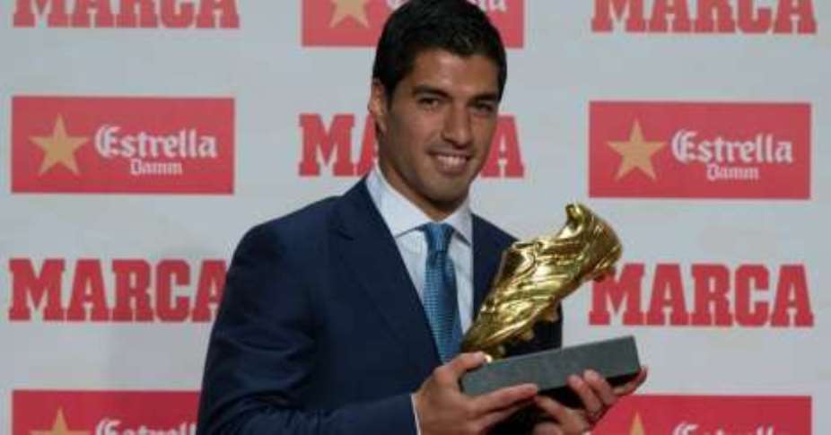 Golden Boy Luis: Suarez picks up Golden Shoe after prolific last season