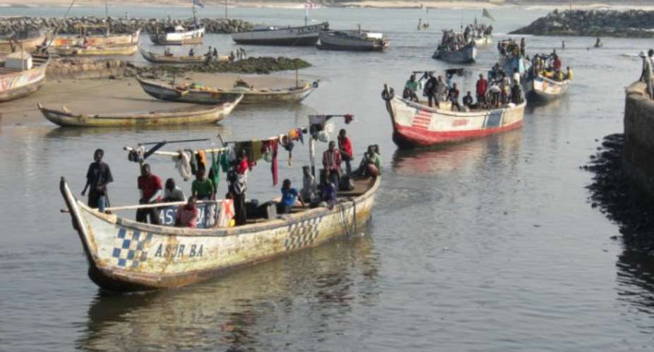 Police search for missing fishing canoe and seven crew members off Axim
