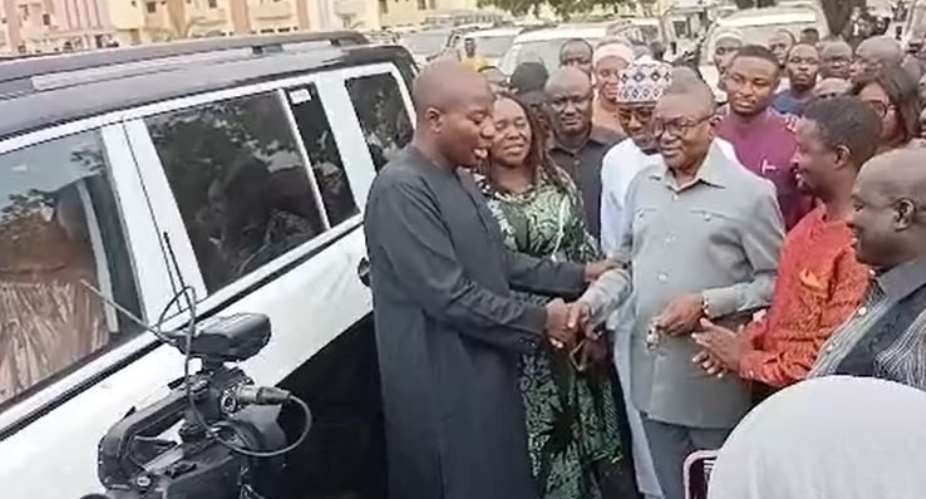 Govt todistribute first batch of129 vehicles to MMDCEs in12 regions