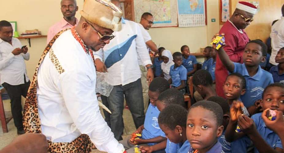 Sempe King Donates To House Of Grace School For Deaf
