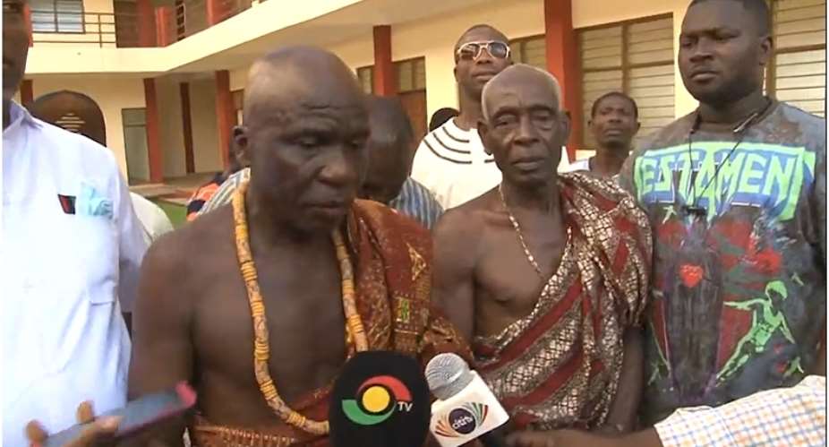 Come carry Mahamas E-block away if you wont open it and give me my land– Angry Yilo Krobo Chief to Akufo-Addo
