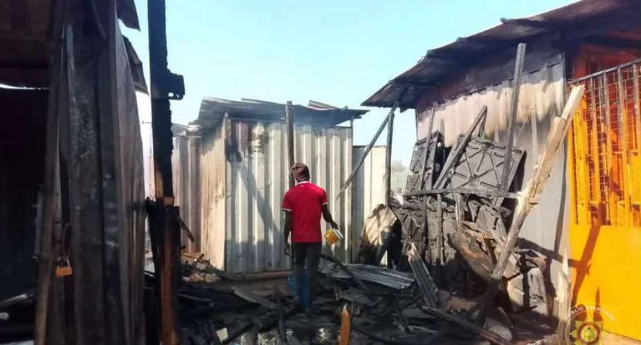 Fire destroys nine containers, five vehicles and 30 wooden structures in Darkuman