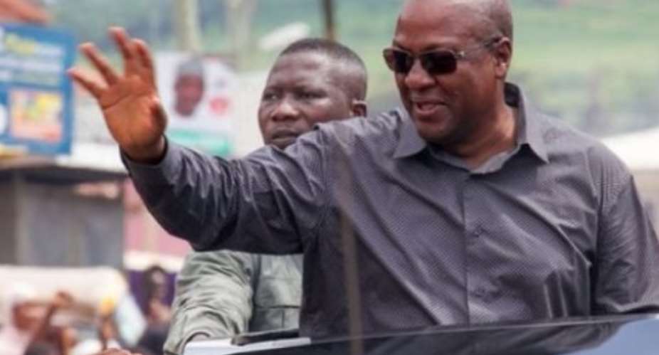 Fact-Check: False! Mahama Did Not Distribute Cash To Supporters In Berekum