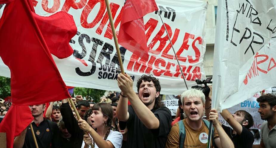 Protesters outside Spains parliament reacted with rage to the votes against the housing measures. -  Thomas Coex, AFP