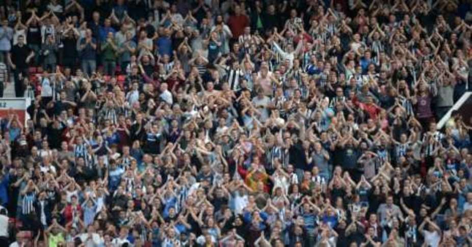 English Championship: Rampant Newcastle boost promotion push