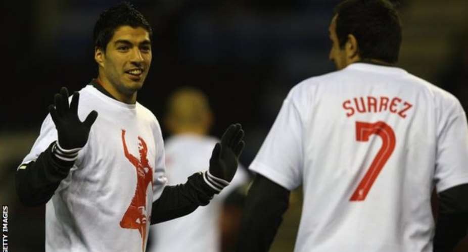 Patrice Evra: Jamie Carragher Apologises For Luis Suarez T-Shirts
