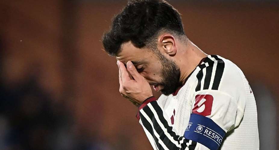 Bruno Fernandes to stay captain as Wayne Rooney calls Manchester United players babies