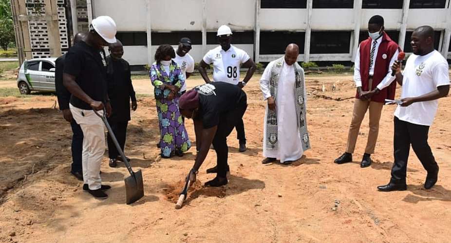 Adisadel '98 Year Group Cut Sod For 200-Seater Library Complex
