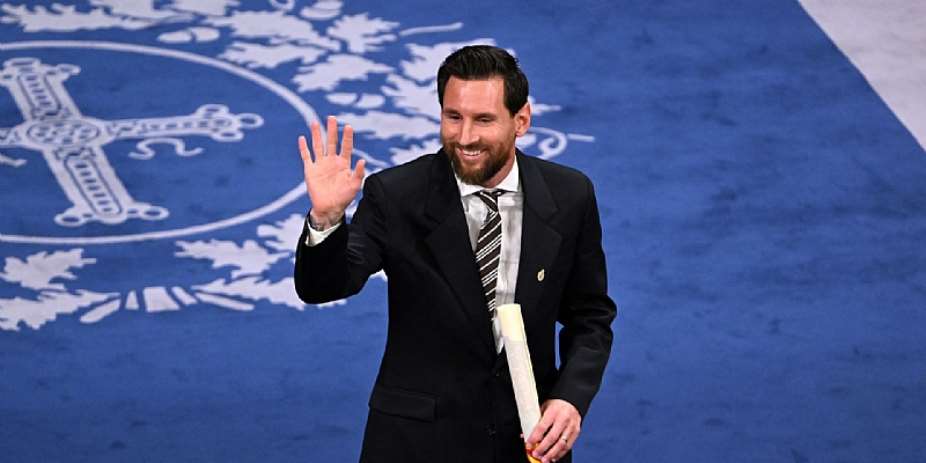 Lionel Messi receives top Spanish award from heir to throne