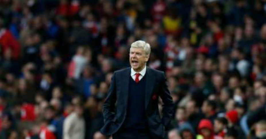 Premier League: Arsenal want Wenger stay - but won't rush to talks
