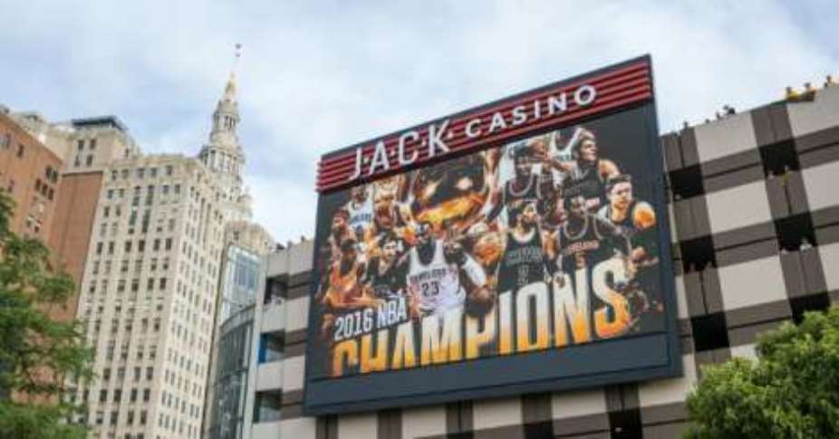Other Sports: Cavaliers, Indians converge for super Cleveland sports party