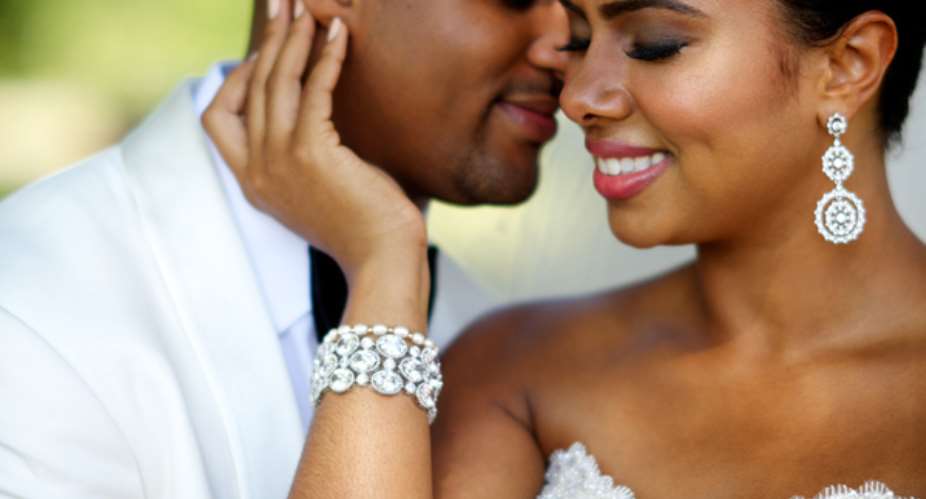 Photo- Joshua Dwain/Munaluchibridal