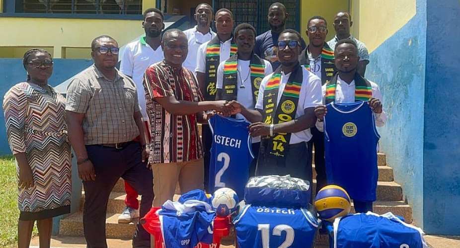 OSTECH 2014 Year Group donates sports equipment to support school activities