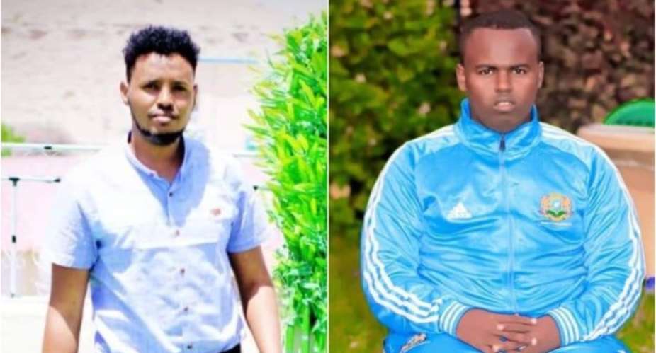 Holhol Media journalist, journalist Abdifatah Mohamed Abdi left and Radio Hiigsi director, Hussein Ahmed Tifow right.  PHOTOSJS.