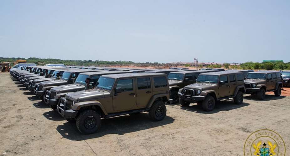 Akufo-Addo presents 40 Jeep J8 vehicles, 6 Toyota Hi-ace mini buses, 14 Toyota Hilux pick-ups to GAF to fight terrorists