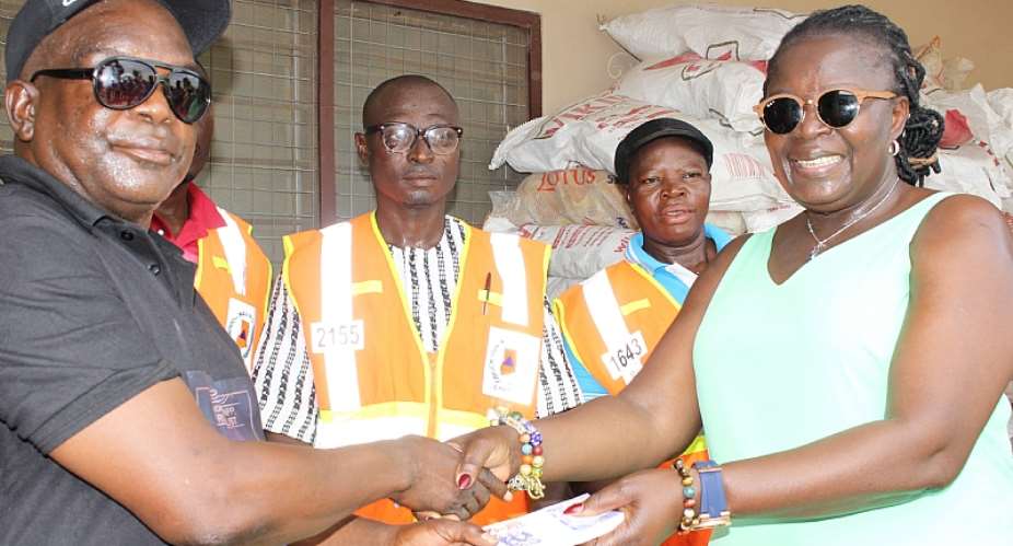 UE: Regional Minister Donates Relief Items, GHC2,000 To Flood Victims