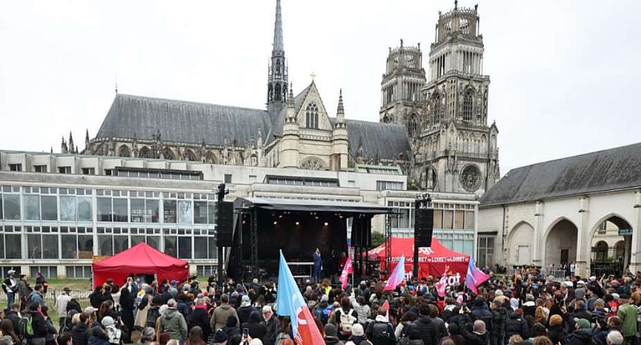 A rally took place in Trappes on Monday in support of the victims of the attacks. -  Simon Wohlfahrt / AFP