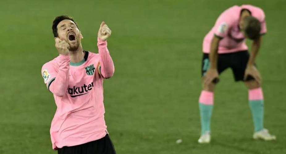 La Liga: 10-Man Alaves Hold Barcelona To A Draw