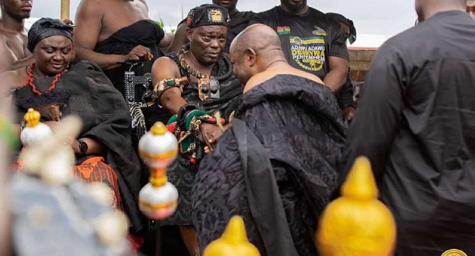 C/R: Denkyirahene carried in palanquin to pay homage to River Offin