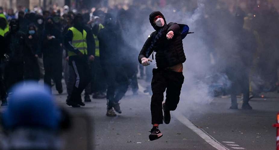 Frances Interior Ministry said 70,000 police officers and gendarmes will be on patrol throughout France during a third consecutive Saturday of protests. - AFP - CHRISTOPHE ARCHAMBAULT