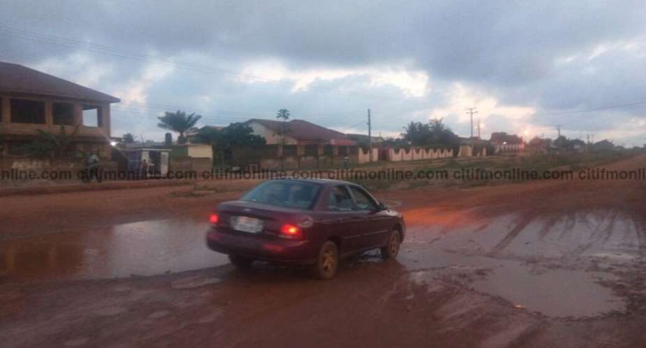Teshie Community Uncomfortable With Poor Roads And No  Street Lights